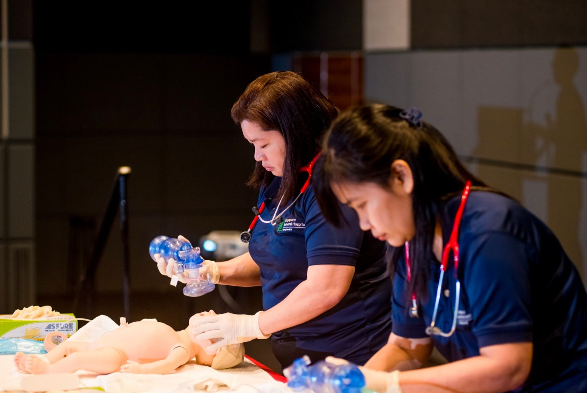 Demonstration of neonatal CPR