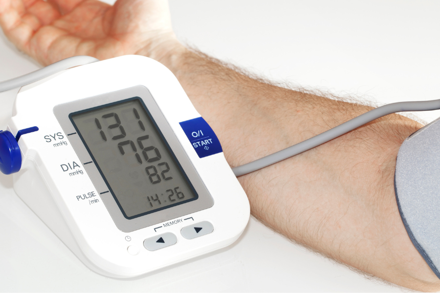 A digital blood pressure monitor