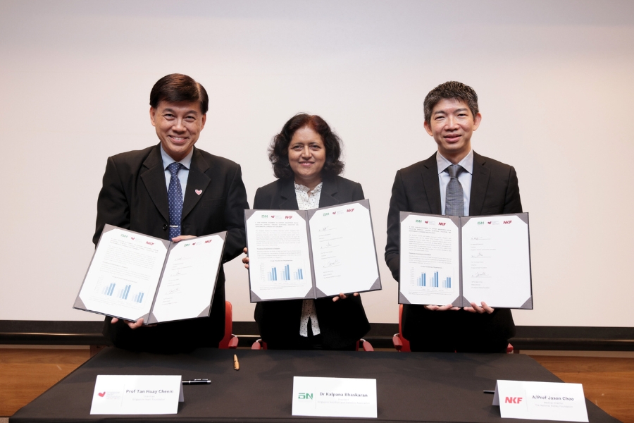 Prof Tan Huay Cheem, Chairman of SHF, Dr Kalpana Bhaskaran, President of the SNDA, and A/Prof Jason Choo, Medical Director of The National Kidney Foundation