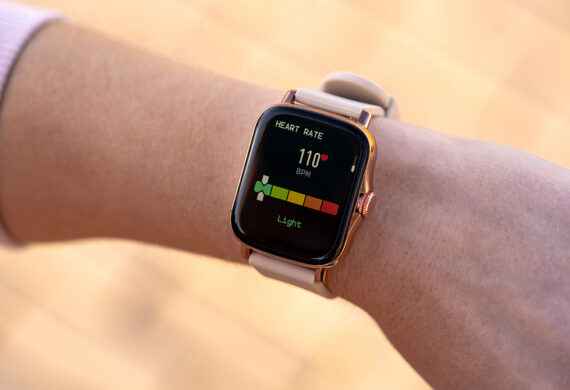 Smart watch tracking heart rate to prevent coronary heart disease